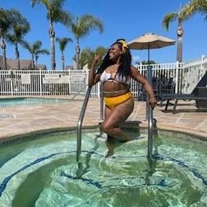 Meet your Posher, Danica